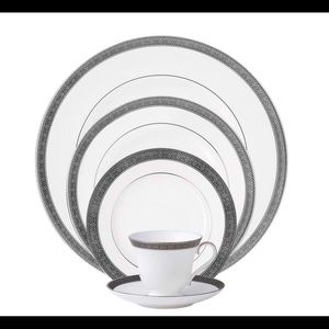 ❌SOLD❌Waterford New Grange Platinum Bone China NEW